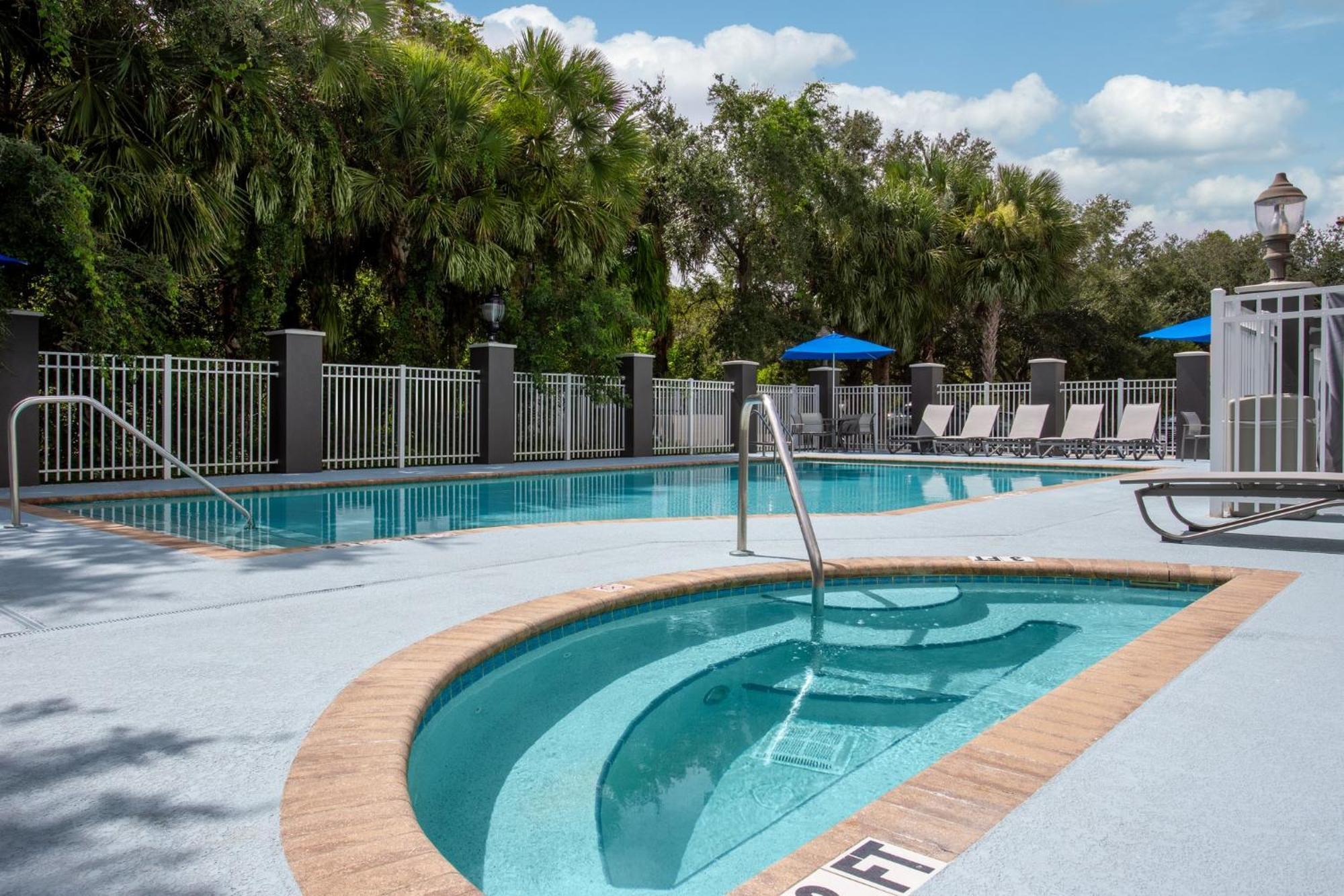 Holiday Inn Express & Suites Bradenton East-Lakewood Ranch By Ihg Exteriör bild